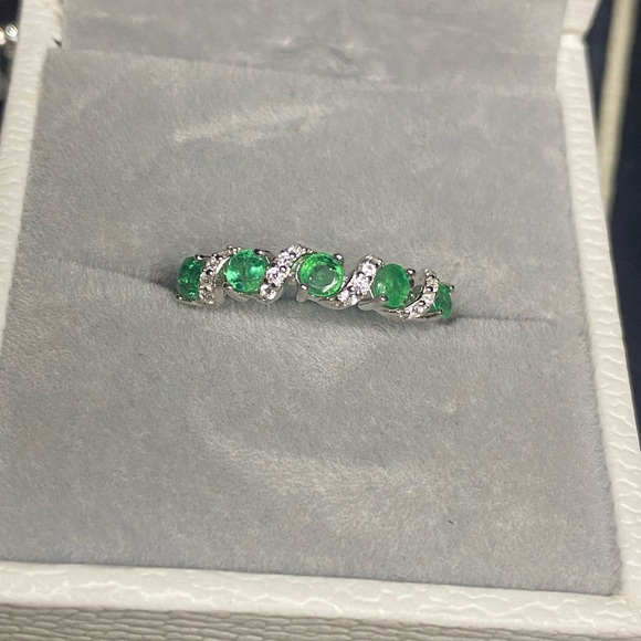 Natural Emerald Ring - Picture 11 of 11